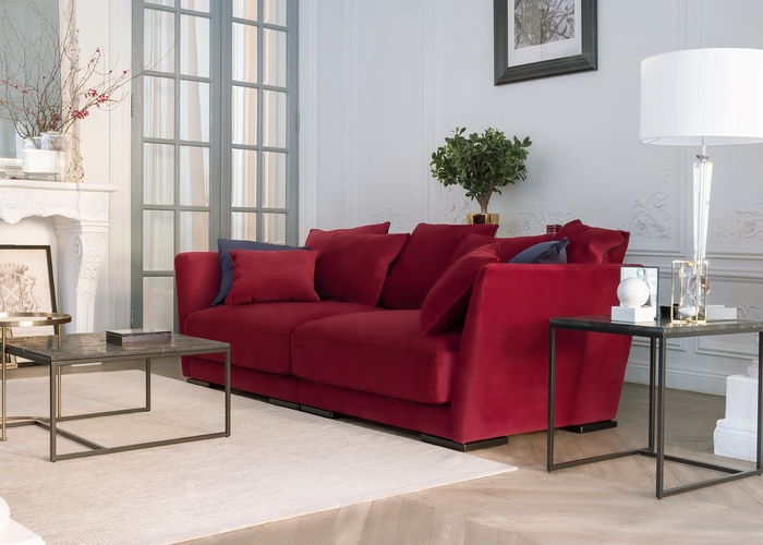 Прямой компактный диван Dijon | Дижон от Tanagra в интерьере. Цвет красный